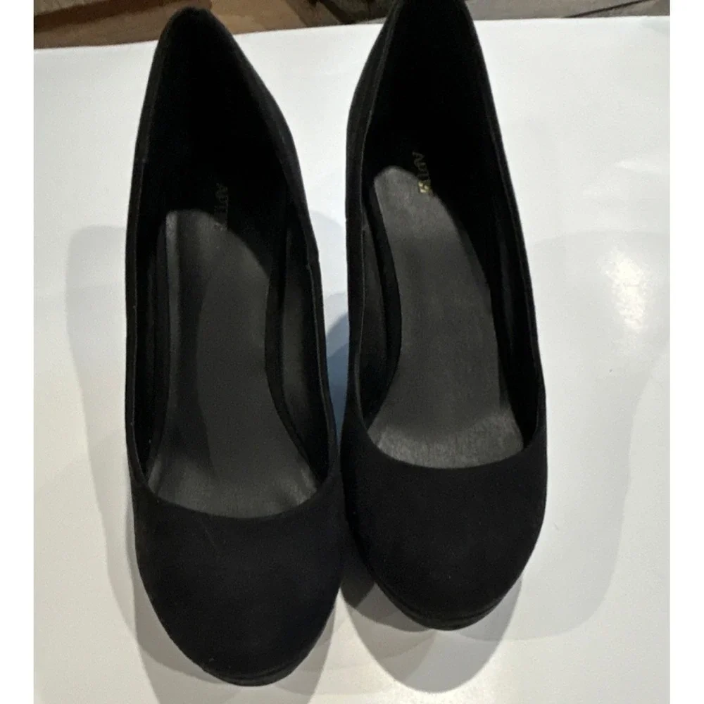 Apt. 9 Black Faux Suede Wedge Pumps Round Toe Slip On Women's Heels 6.5